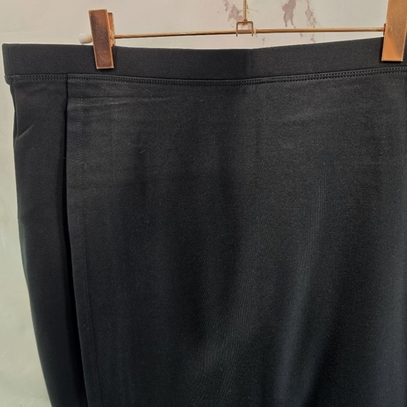 Betabrand Skirt Womens Black Sassiest Pant Capri Skort Lined Petite Regular - Picture 8 of 12